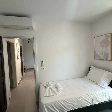 Blue Retreat * Golem (Tirana)