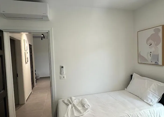 Blue Retreat * Golem (Tirana)